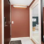 Quiet & 2br , Your Perfect Апартаменты